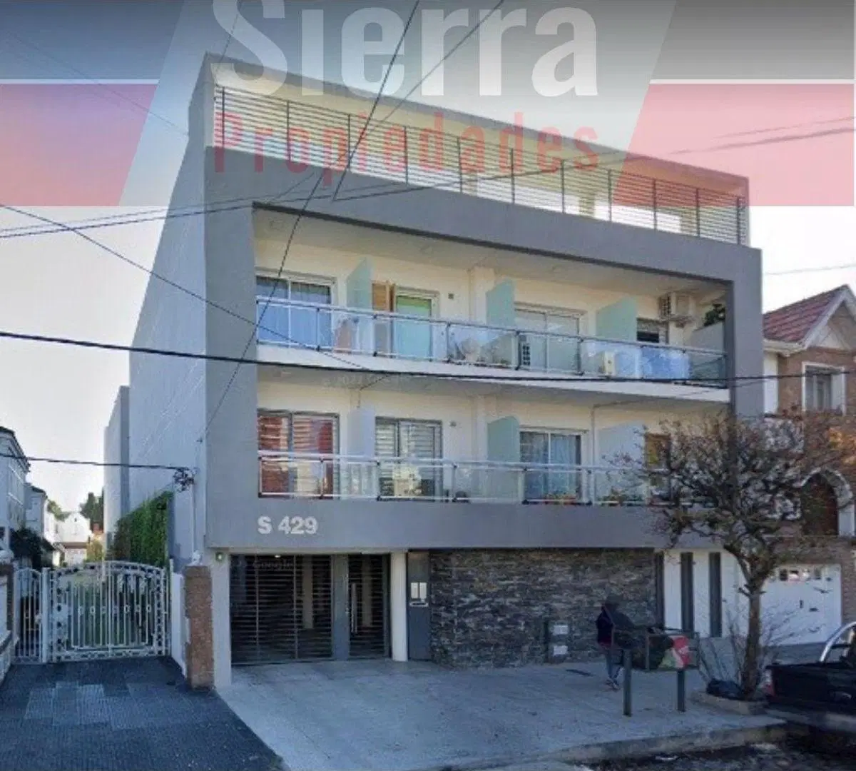 Departamento de dos ambientes con cochera en excelente zona. 5
