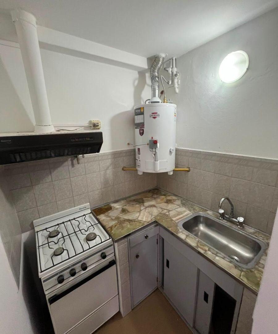 Foto de Monoambiente al Frente con Perfil Residencial y Apto Profesional, imagen 5
