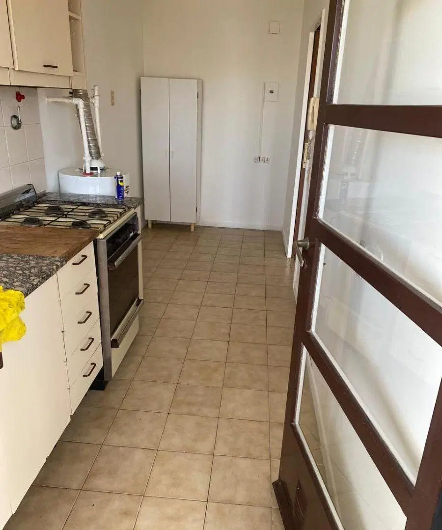 Departamento en inmejorable ubicacion! 2 ambientes mas cochera 1