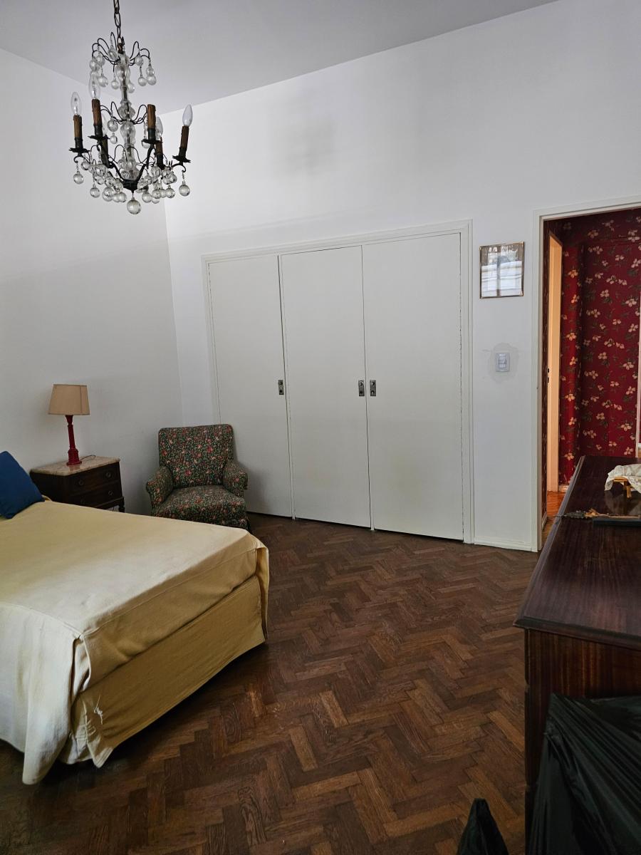 Excepcional Piso con Cochera y Patio 4
