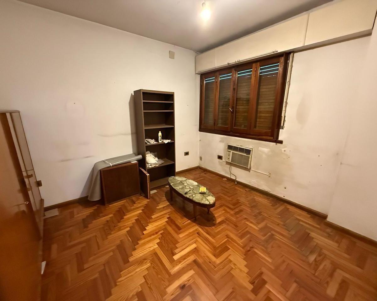 Venta - Casa 4amb con Dep. de 2amb en Lote Propio - Saavedra 3