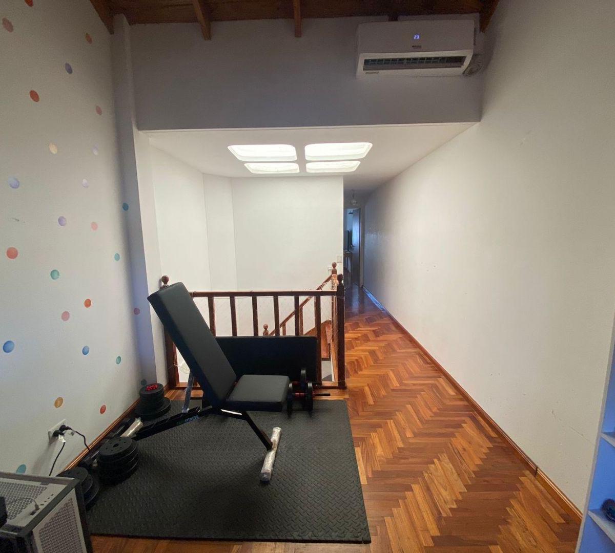 Venta|hermoso Tríplex Al Frente en Apacible Zona Residencial|saavedra 3