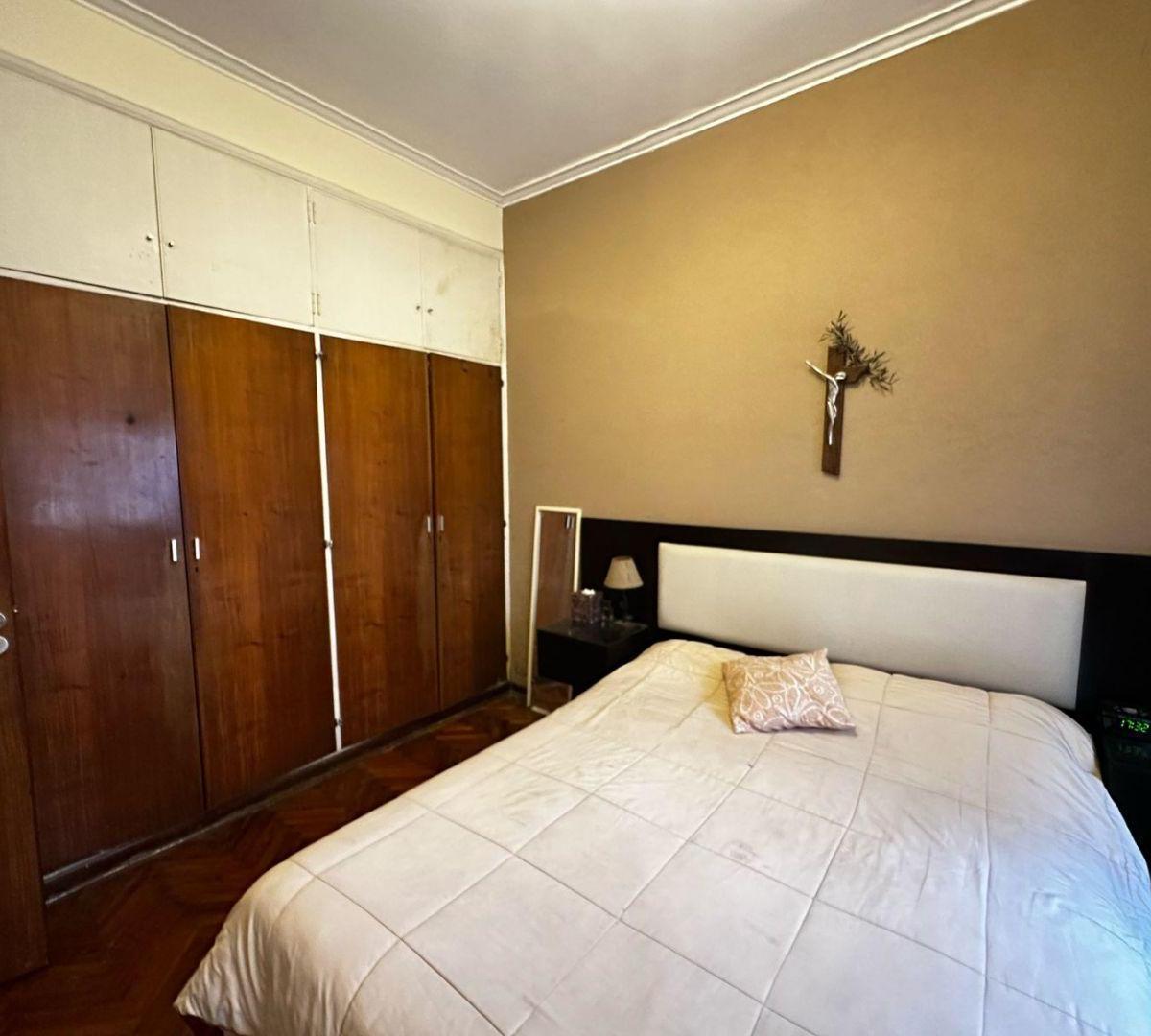 Venta| Casa de 6 Amb Desarrollada en Dos Plantas C/patio, Jardín C/parrilla y Gr 3