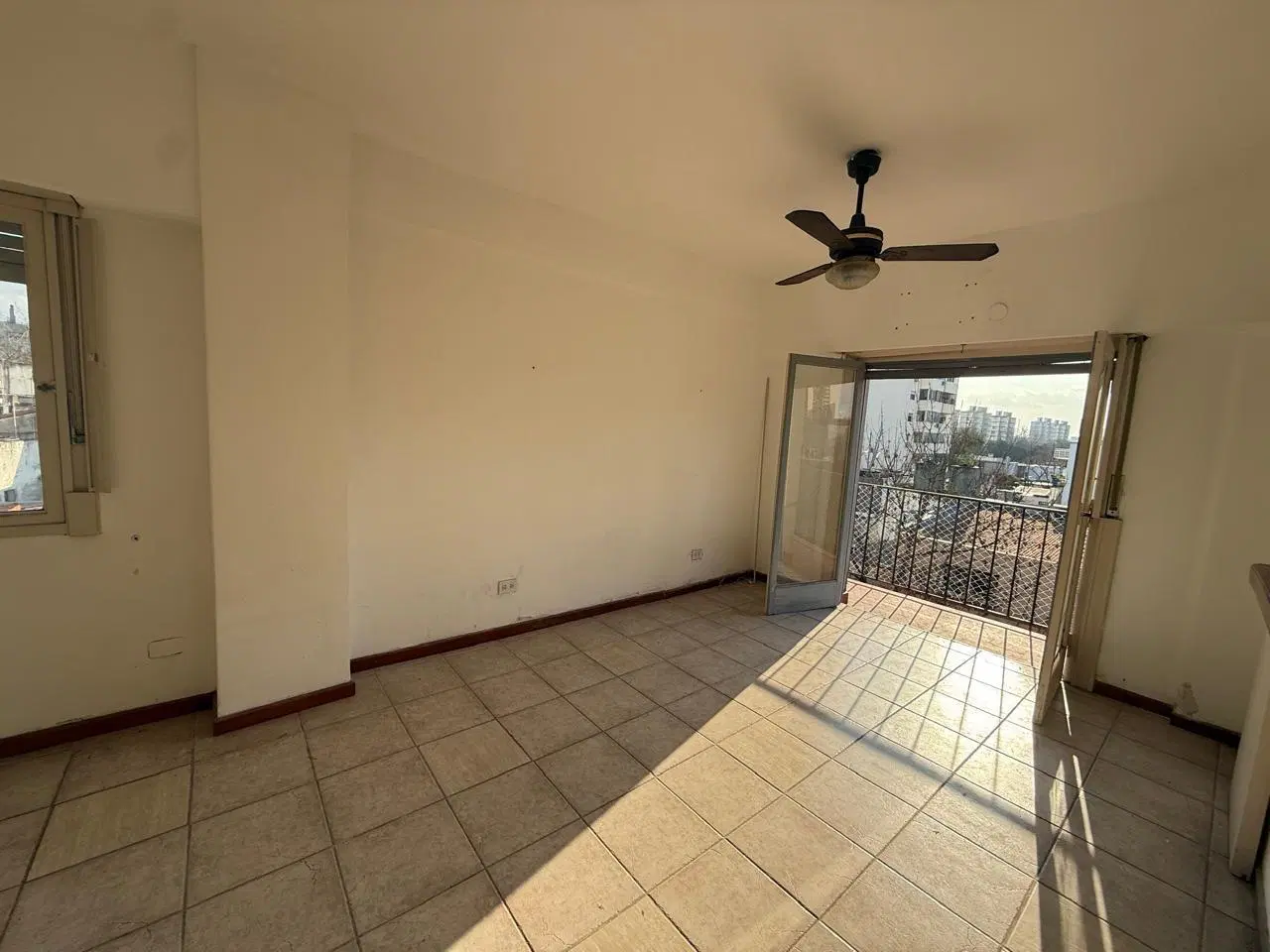 Venta | Monoambiente al frente con balcón | Saavedra 3