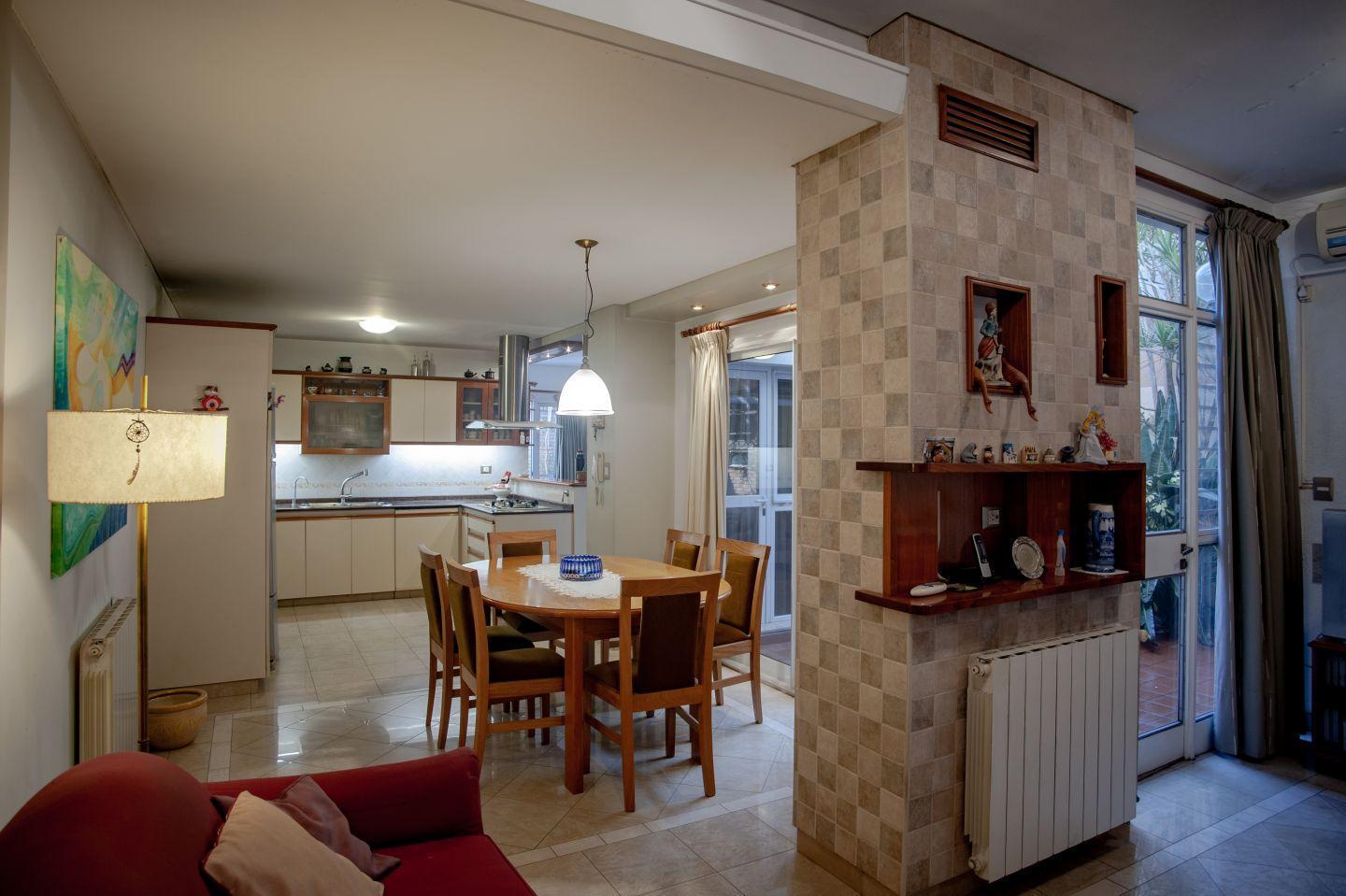 Foto de Venta| Casa 4 ambientes con cochera, patio y terraza | Villa Urquiza, imagen 3