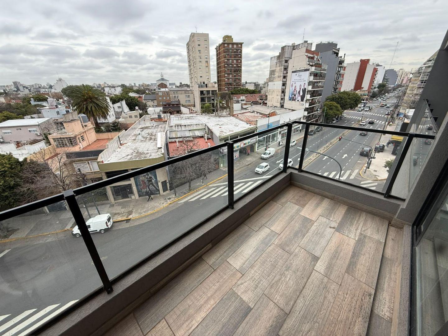 Foto de Alquiler | Monoambiente al frente con balcón | Coghlan, imagen 1