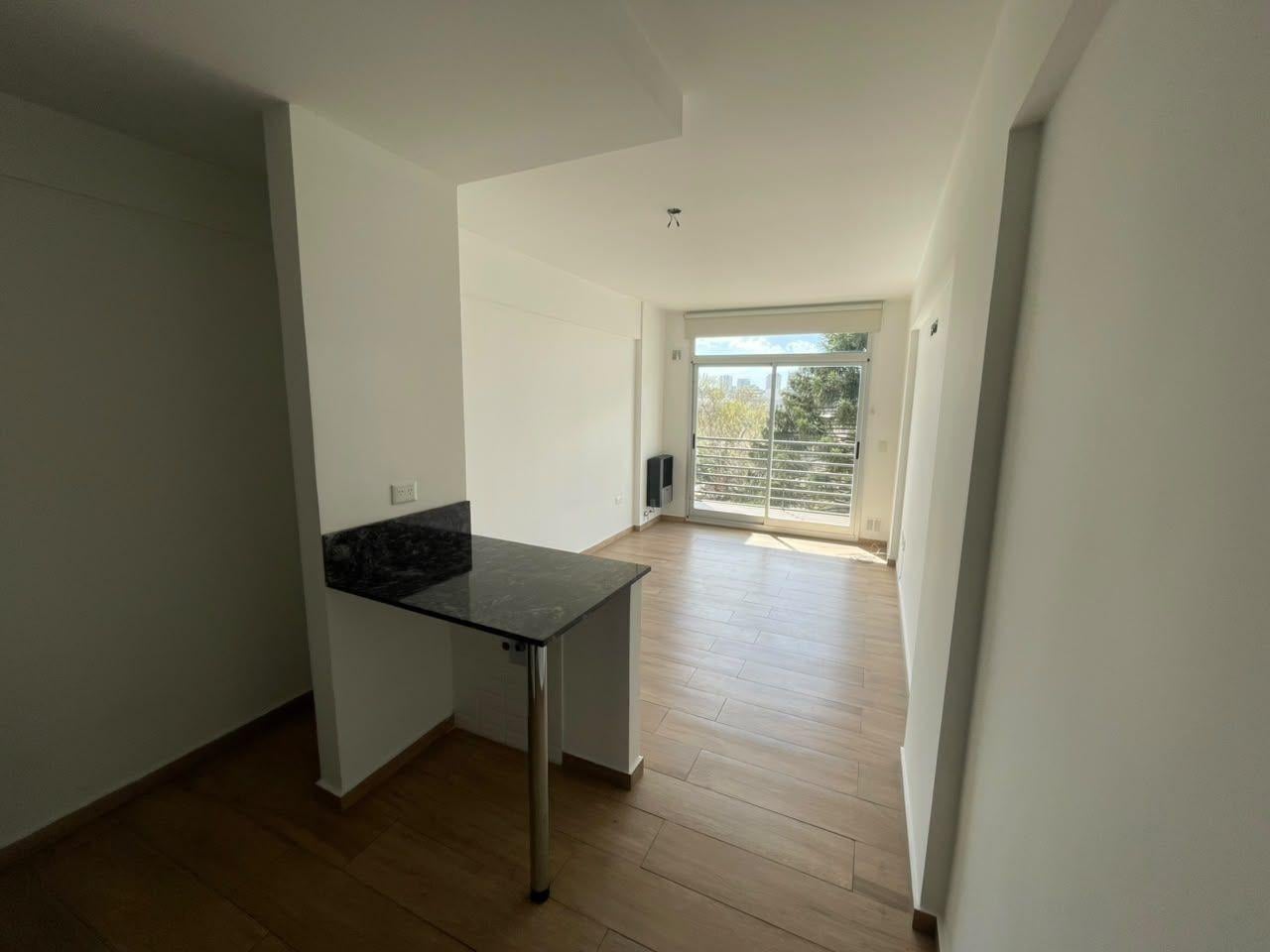 Foto de Alquiler | Monoambiente con balcón | Coghlan, imagen 2