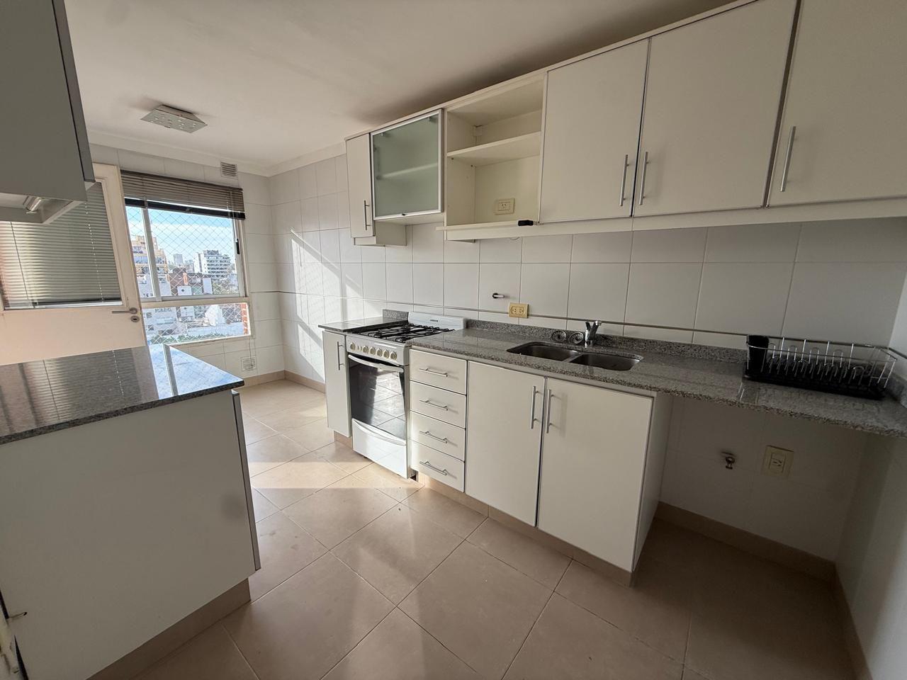 Foto de Alquiler | Departamento 3 ambientes con balcón | Coghlan, imagen 2