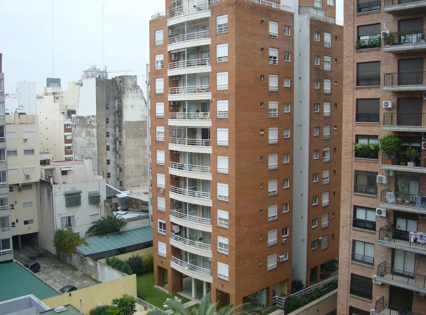 1 amb con balcon al frente proximo Subte 4