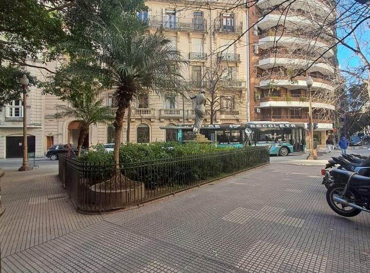 Semipiso - 4 Ambientes /Dep de servicios - Dos Balcones - Contrafrente - Muy luminoso - 97 Mts2