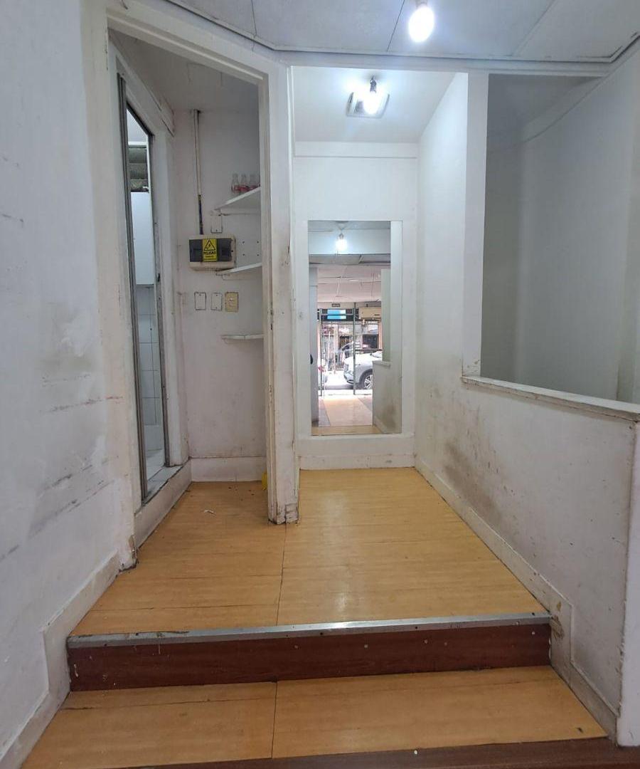 Foto de RECOLETA - LOCAL COMERCIAL - 50 METROS CUADRADOS ENTRE PLANTA Y SÒTANO - FRENTE 3,80 - LARGO 5,50, imagen 2