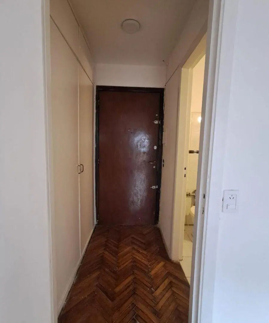 MUY BUENA UBICACIÒN - MONOAMBIENTE - BALCÒN -CONTRAFRENTE - MUY LUMINOSO - PISOS DE PARQUET -27 M2 2