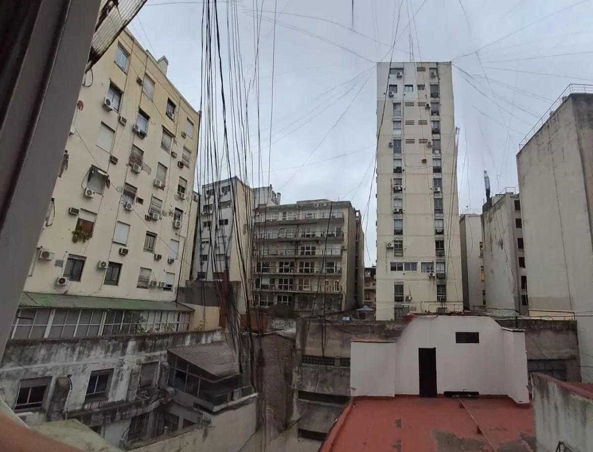 MONOAMBIENTE - MUY LUMINOSO - CONTRAFRENTE - PULMÓN DE MANZANA - APTO PROFESIONAL O VIVIENDA -23 M² 5