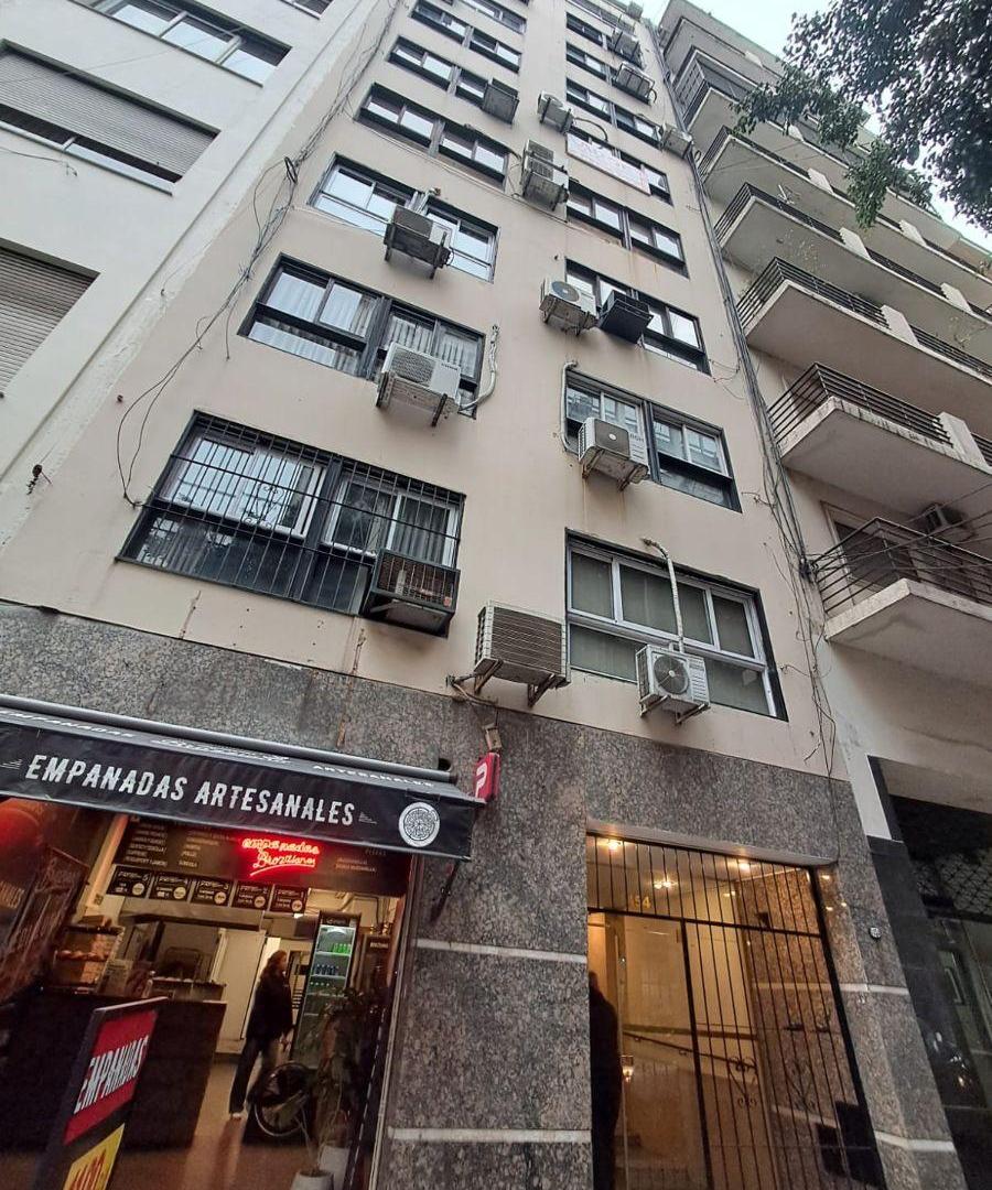 MONOAMBIENTE - MUY LUMINOSO - CONTRAFRENTE - PULMÓN DE MANZANA - APTO PROFESIONAL O VIVIENDA -23 M²