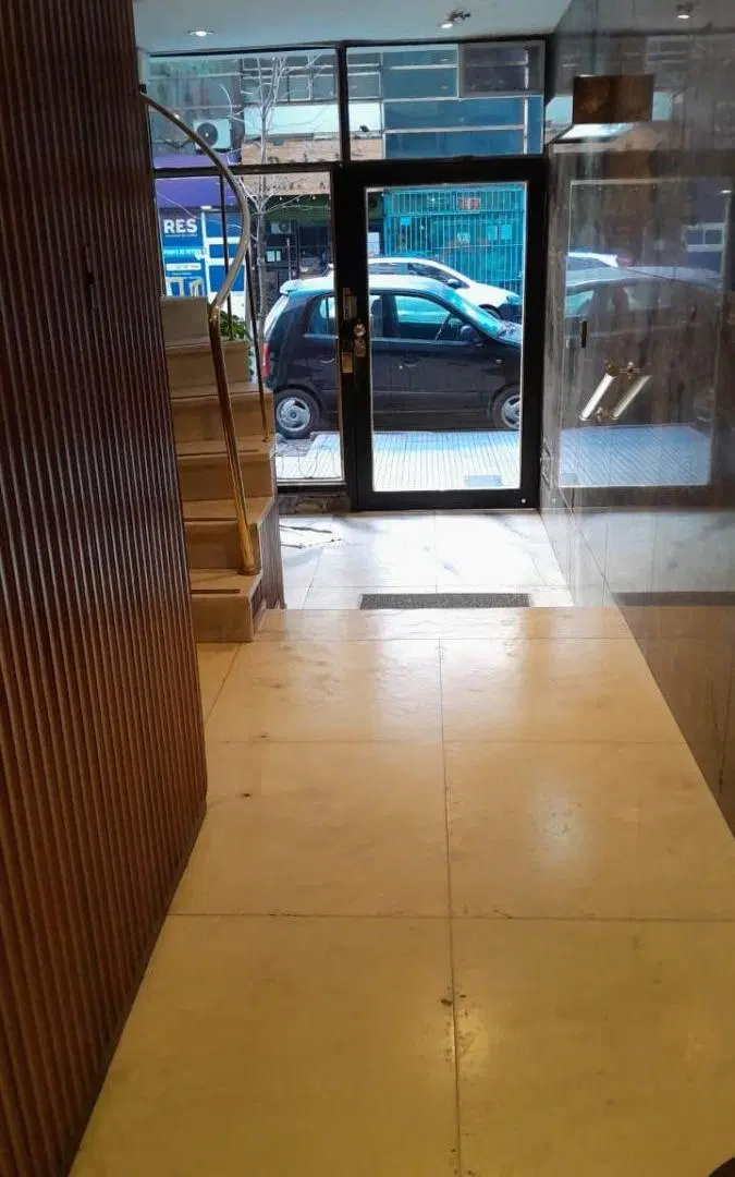 2 AMBIENTES AMPLIOS PLACARES - MUY LUMINOSO AL FRENTE -PB -36 METROS CUADRADOS - BUEN EDIFICIO 4