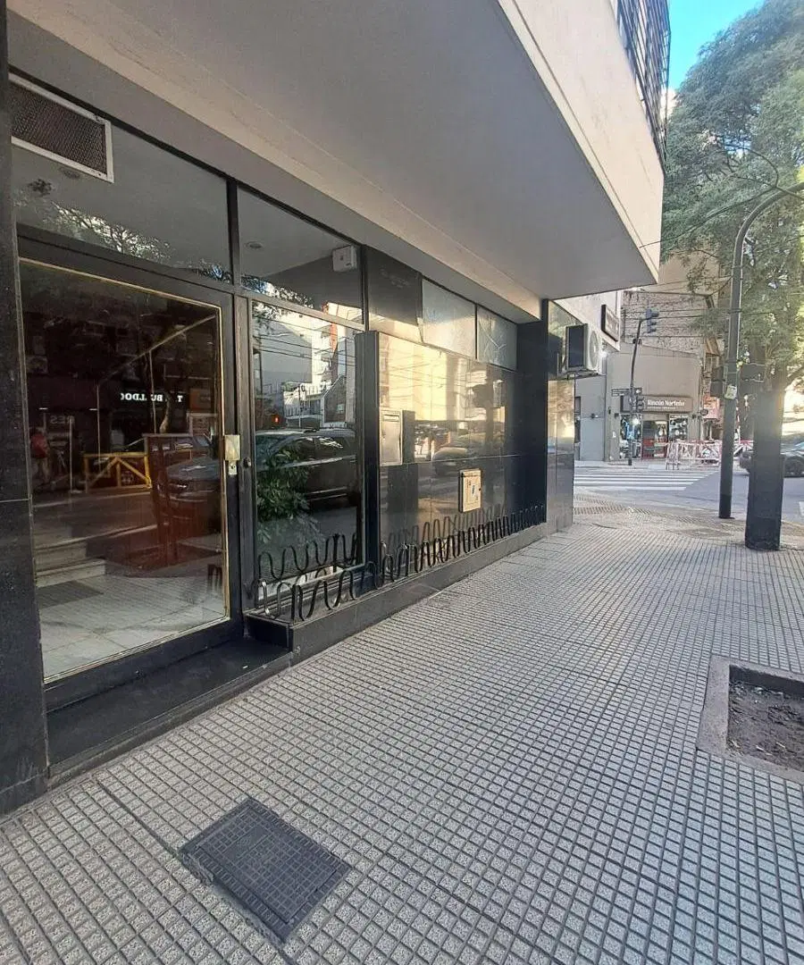 2 AMBIENTES AMPLIOS PLACARES - MUY LUMINOSO AL FRENTE -PB -36 METROS CUADRADOS - BUEN EDIFICIO 5