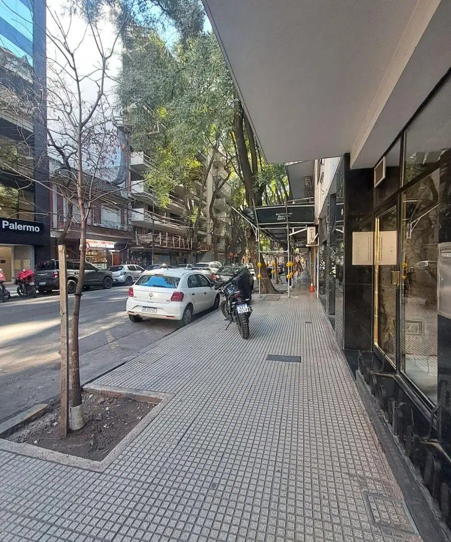 2 AMBIENTES AMPLIOS PLACARES - MUY LUMINOSO AL FRENTE -PB -36 METROS CUADRADOS - BUEN EDIFICIO 2