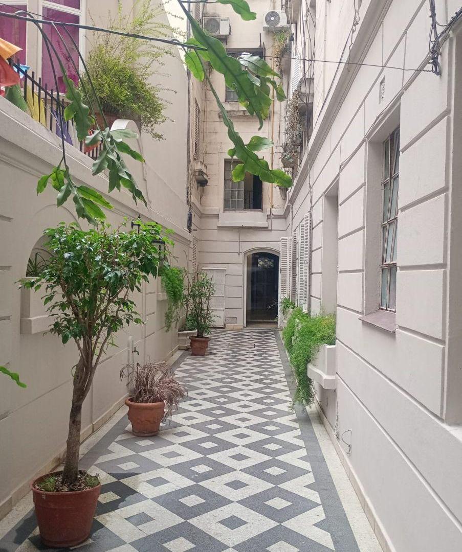 Foto de ED. ESTILO FRANCE- PISO - 7 AMBIENTES - DEP. DE SERVICIO- BALCÓN -DOBLE, imagen 2