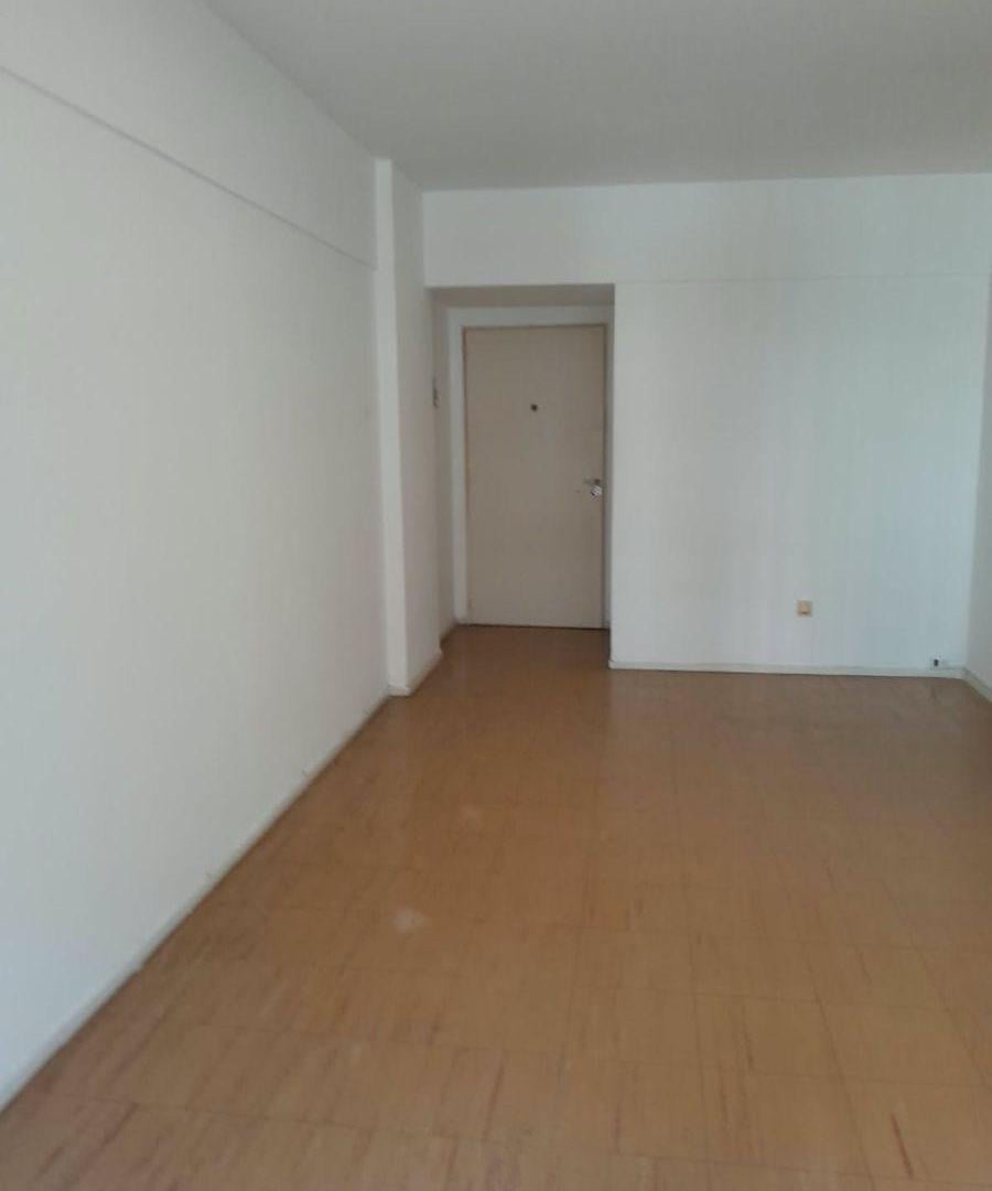 Foto de BELGRANO R - BUEN EDIFICIO - 3 AMB.- COCINA - BAÑO COMPLETO - LAVADERO, imagen 3