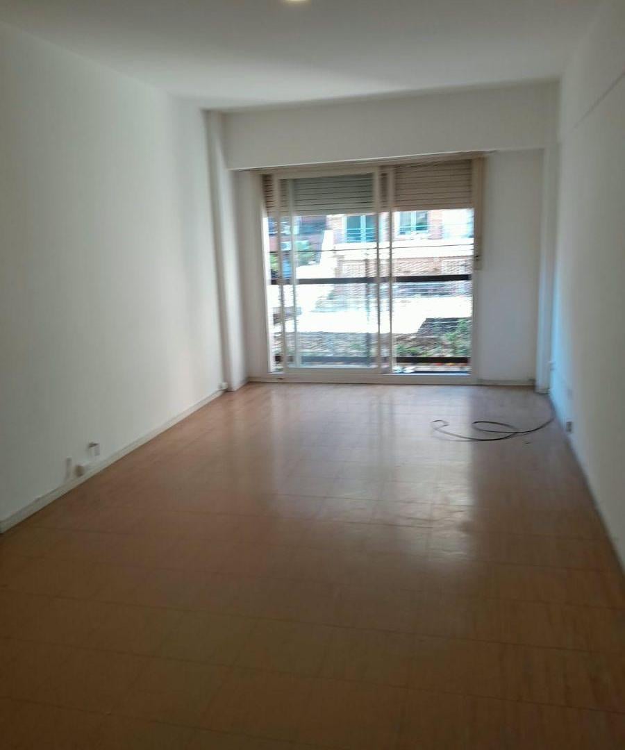 Foto de BELGRANO R - BUEN EDIFICIO - 3 AMB.- COCINA - BAÑO COMPLETO - LAVADERO, imagen 1