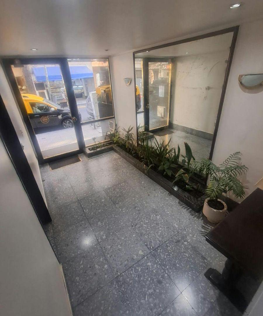 Foto de RECOLETA -AZCUENAGA Y JUNCAL - MUY LINDO DOS AMBIENTES - COCINA - BAÑO, imagen 3