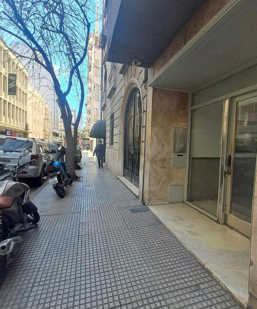Foto de IDEAL 2 PERSONAS!! MONOAMBIENTE - AMOBLADO - LATERAL - MUY LUMINOSO, imagen 2