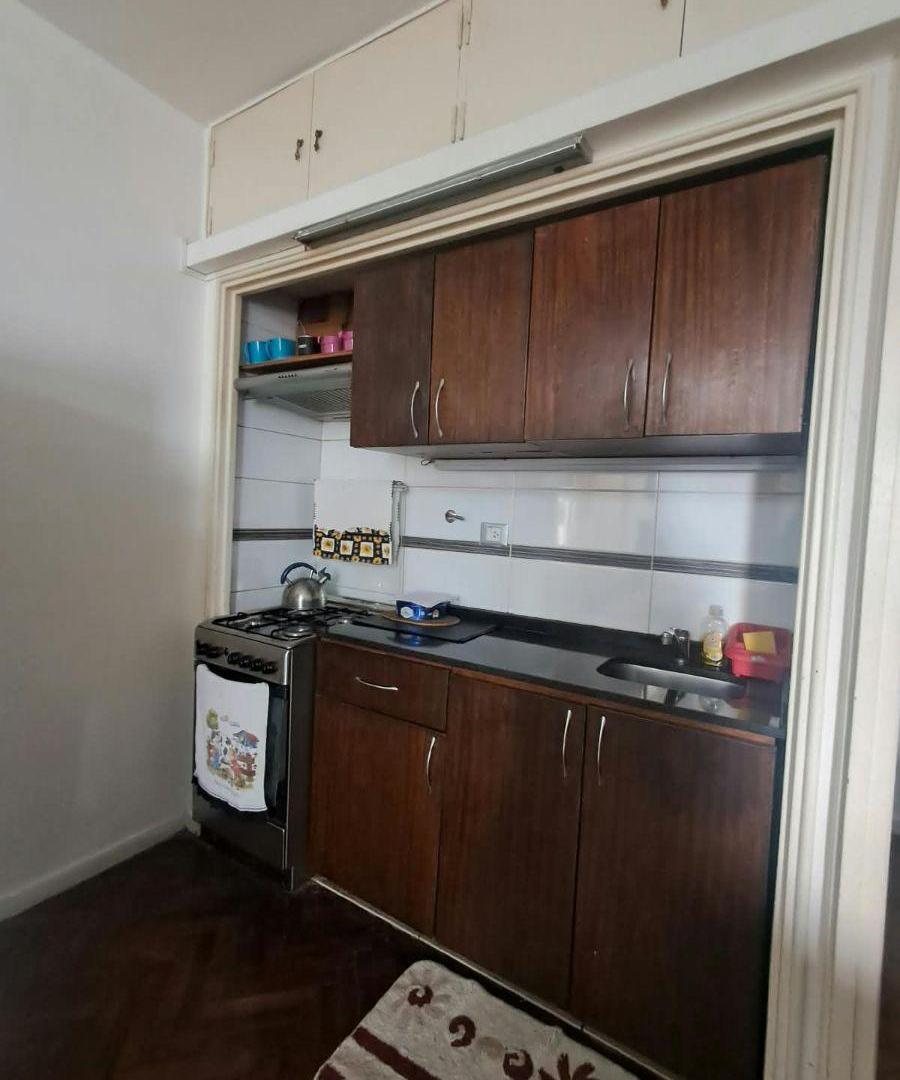 Foto de IDEAL 2 PERSONAS!! MONOAMBIENTE - AMOBLADO - LATERAL - MUY LUMINOSO, imagen 3