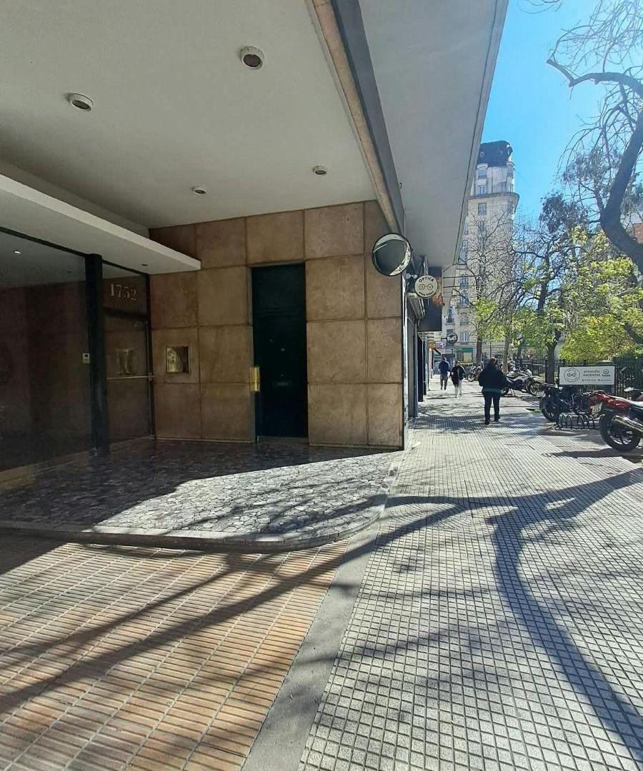 Foto de EDIFICIO DE CATEGORÍA - 3 AMBIENTES -CONTRAFRENTE - MUY LUMINOSO, imagen 2