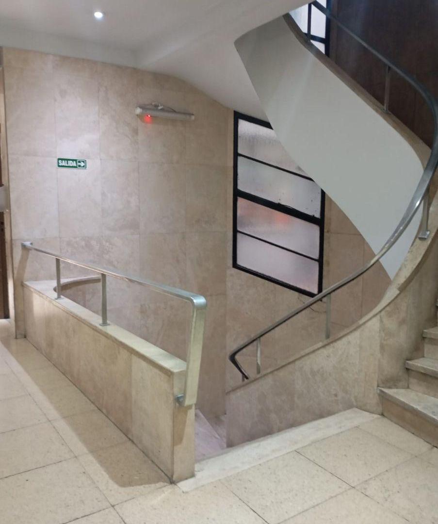 Foto de Oficina de 15 m² en Edificio Profesional en Monserrat., imagen 2