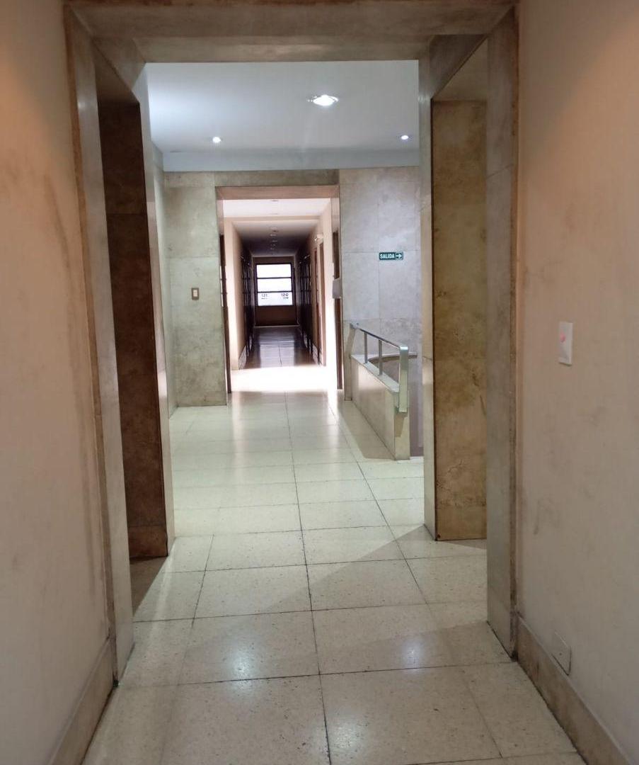 Foto de Oficina de 15 m² en Edificio Profesional en Monserrat., imagen 3