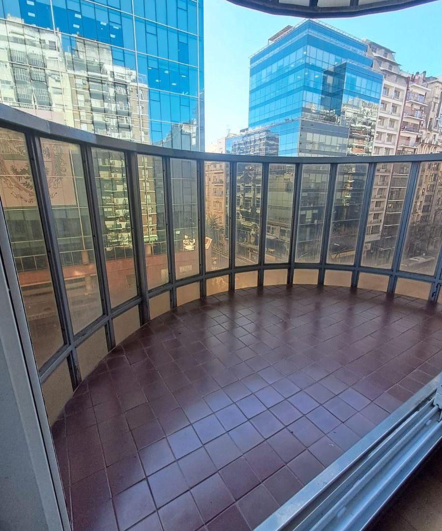 Foto de BUEN EDIFICIO - 3 AMBIENTES -FRENTE -BALCÓN-MUY BUENA LUZ -PISOS DE, imagen 4
