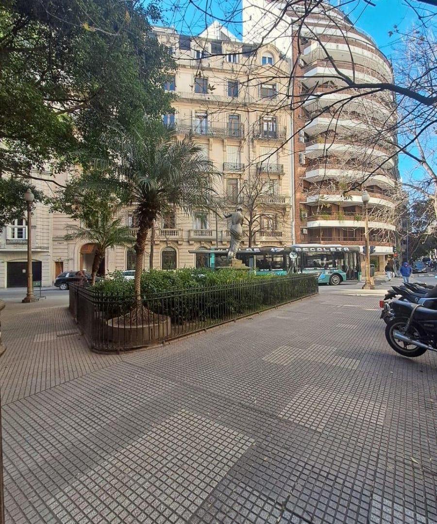 Foto de EDIFICIO DE CATEGORÍA - SEMIPISO - 4 AMBIENTES C/DEPENDENCIAS DE, imagen 3