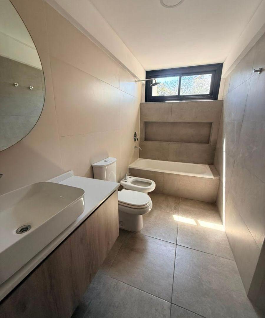 Foto de Venta 4 Ambientes en Torre 208 m² con Cochera, Baulera y Seguridad 24, imagen 2
