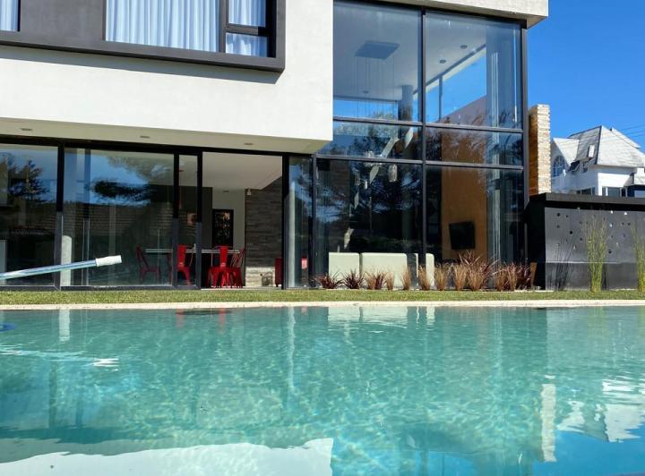 Casa en Alquiler | Pinamar Centro | Piscina 1