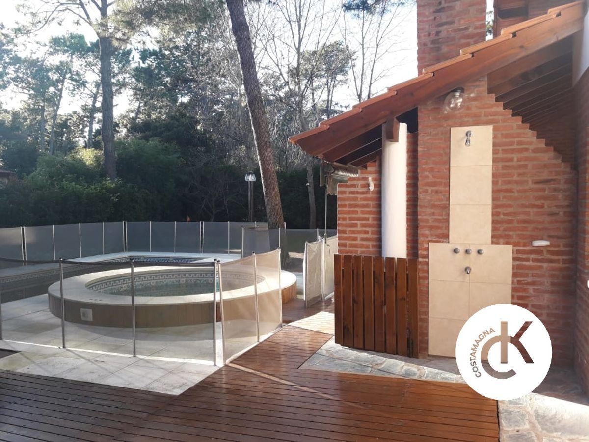 Foto de CASA | ALQUILER TEMPORAL 2027 | CARILO | PISCINA | 5 AMBIENTES, imagen 4