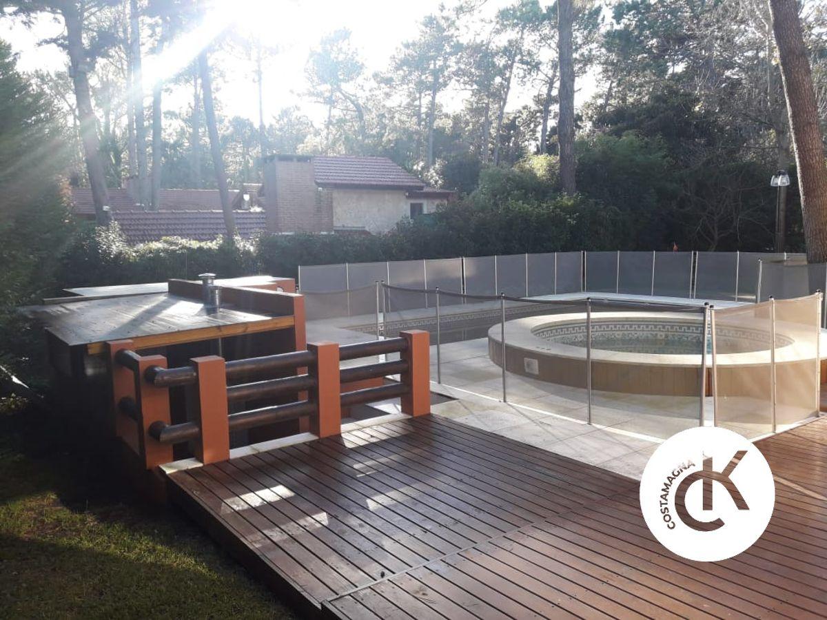 Foto de CASA | ALQUILER TEMPORAL 2027 | CARILO | PISCINA | 5 AMBIENTES, imagen 3