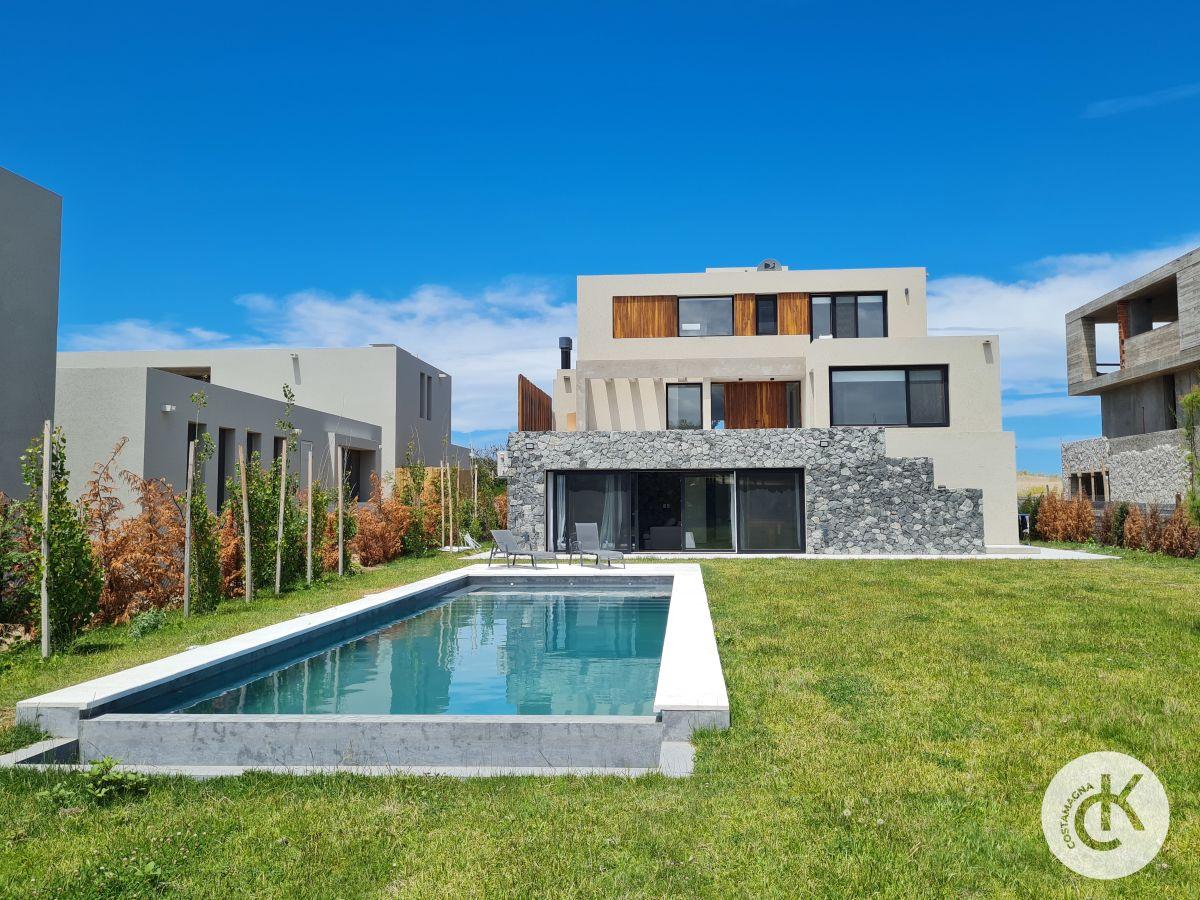 Foto de CASA EN ALQUILER TEMPORADA 2027 | 6 AMBIENTES | COSTA ESMERALDA |, imagen 1