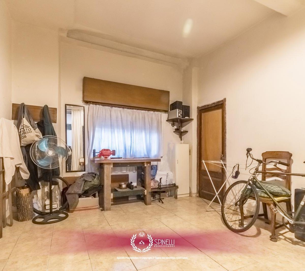 Casa con Terreno Propio de 111 m² a Reciclar Terraza y Parrilla Gran Oportunidad! 5