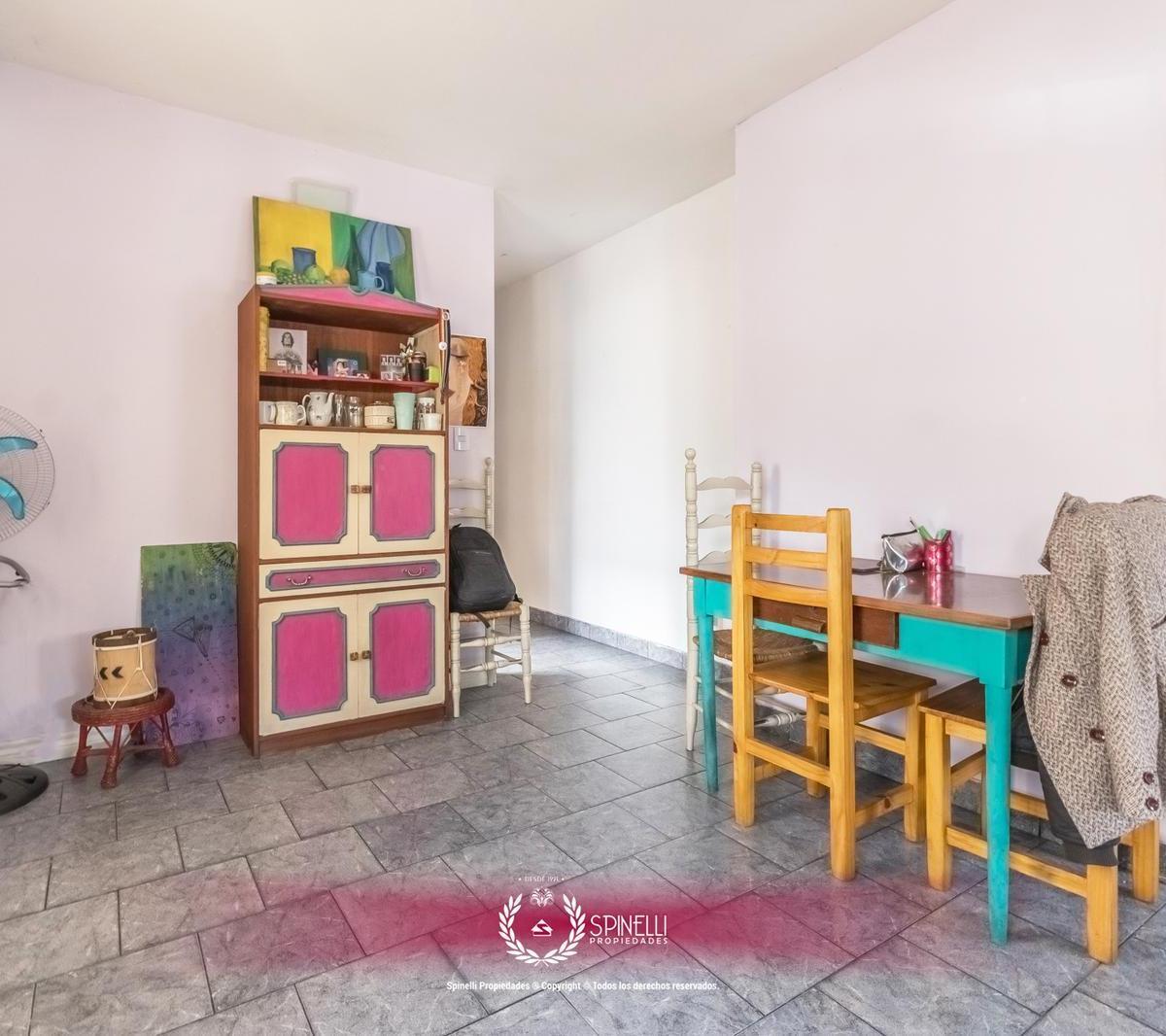 Casa con Terreno Propio de 111 m² a Reciclar Terraza y Parrilla Gran Oportunidad! 4