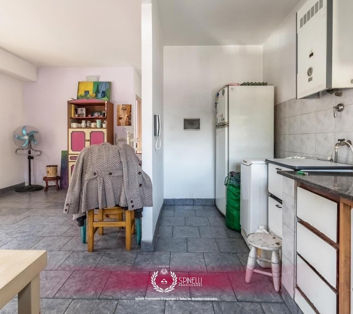 Casa con Terreno Propio de 111 m² a Reciclar Terraza y Parrilla Gran Oportunidad! 5