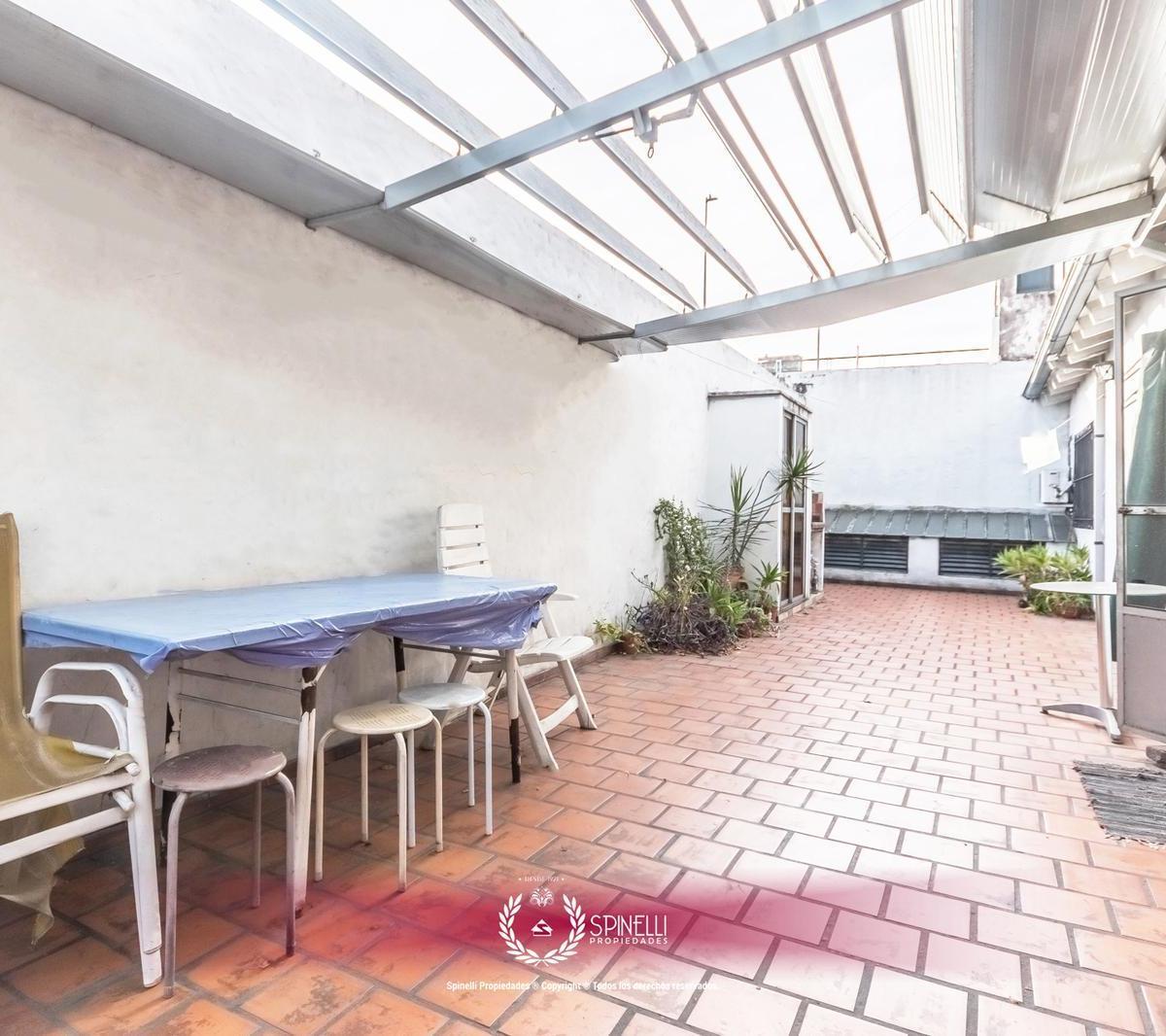 Casa con Terreno Propio de 111 m² a Reciclar Terraza y Parrilla Gran Oportunidad! 1