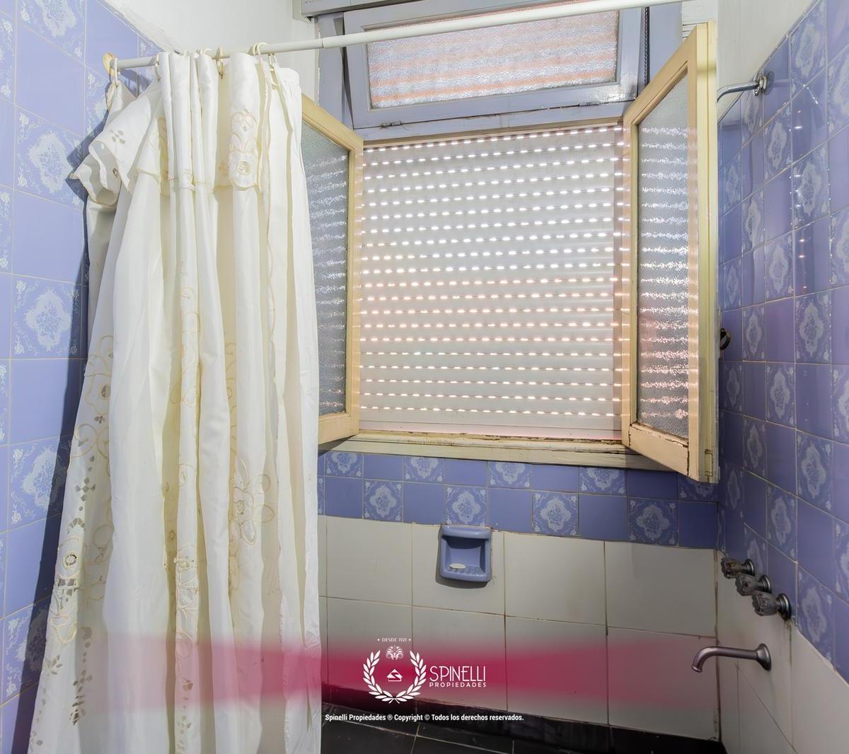 Venta PH 3 ambientes 125M² duplex a reciclar con patio y terraza propia en Boedo / Parque Patricios