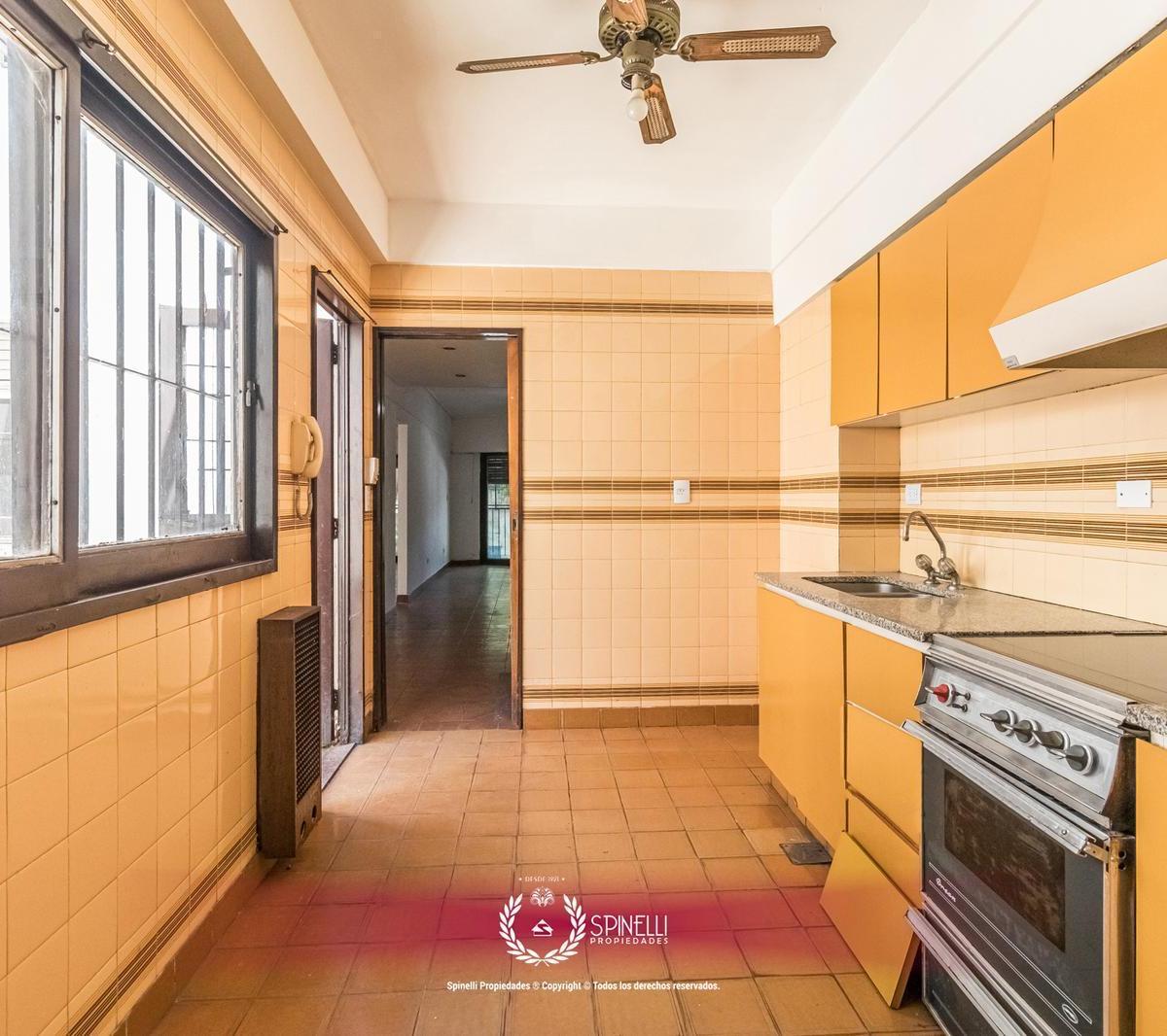 Venta Casa 4 Ambientes Local 246 m² Construidos Sobre Terreno de 95 m² Usaa 821 m² Vendibles 4
