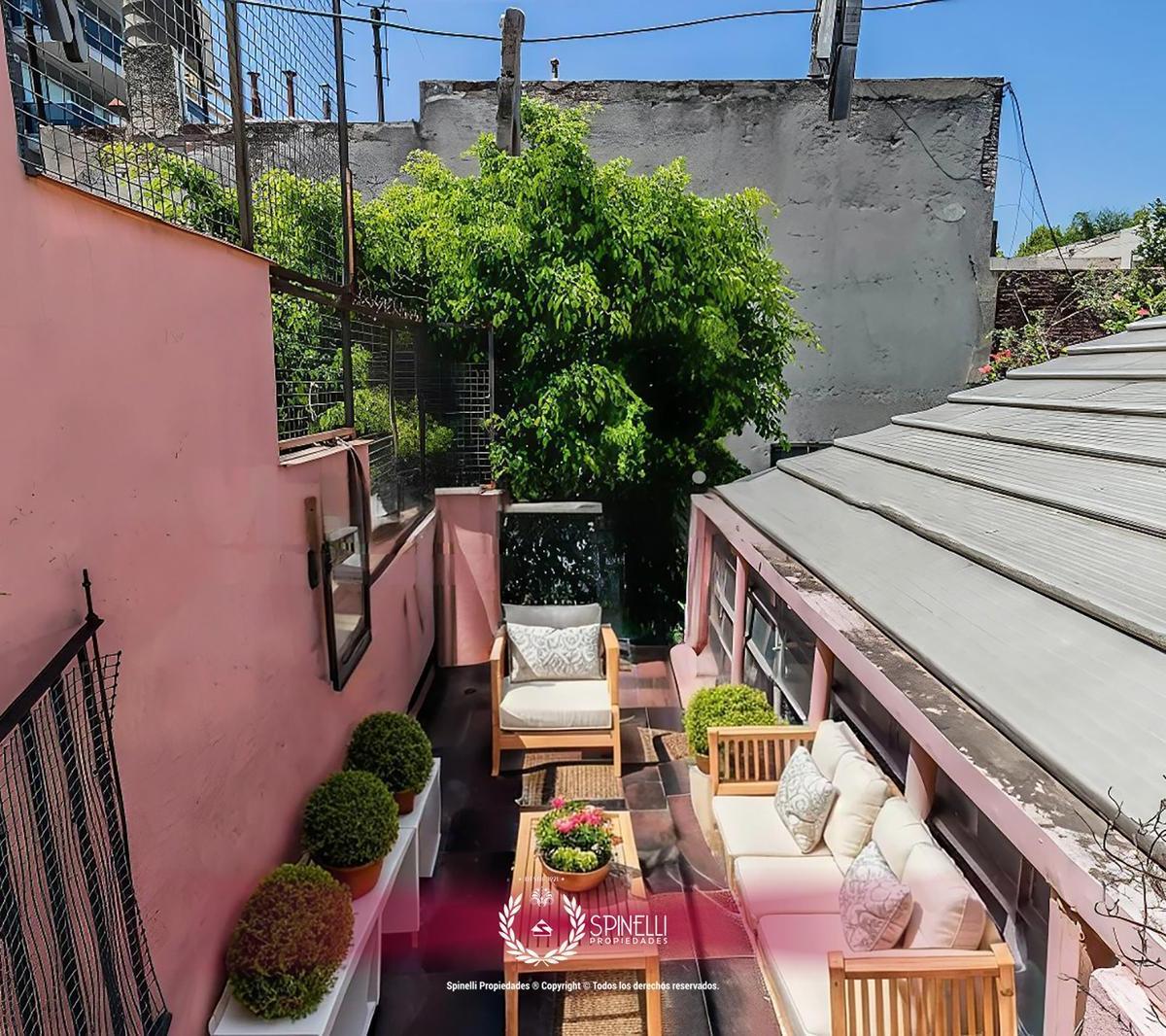 Venta PH 4 Ambientes 116 m² Duplex con Patio / Estar y Terraza Propia en Parque Patricios 1