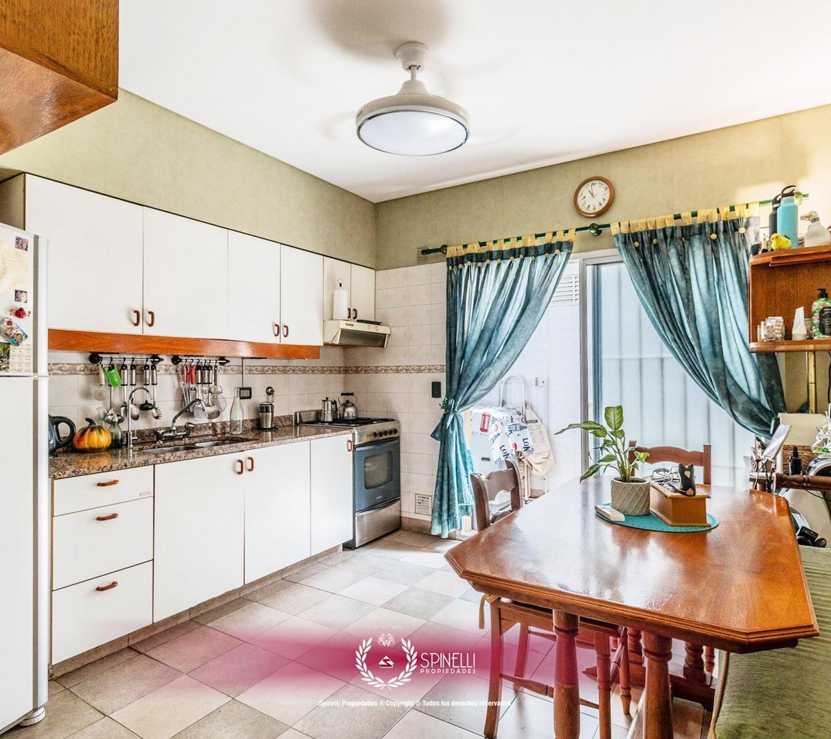 Venta Duplex PH Tipo Casa 4 Ambientes 139 m² con Patio Jardín Parrilla 3 Baños Único en Boedo Almagro 4