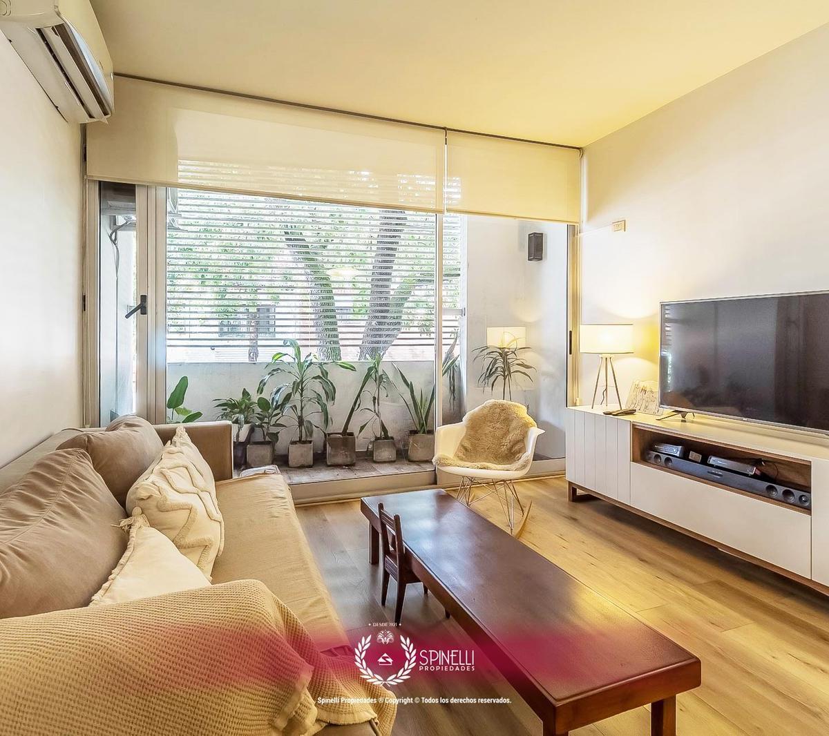 Venta Triplex PH Tipo Casa 4 Ambientes 174 m² con Patio Jardín Terraza Parrilla Cochera 3 Baños Boedo 2
