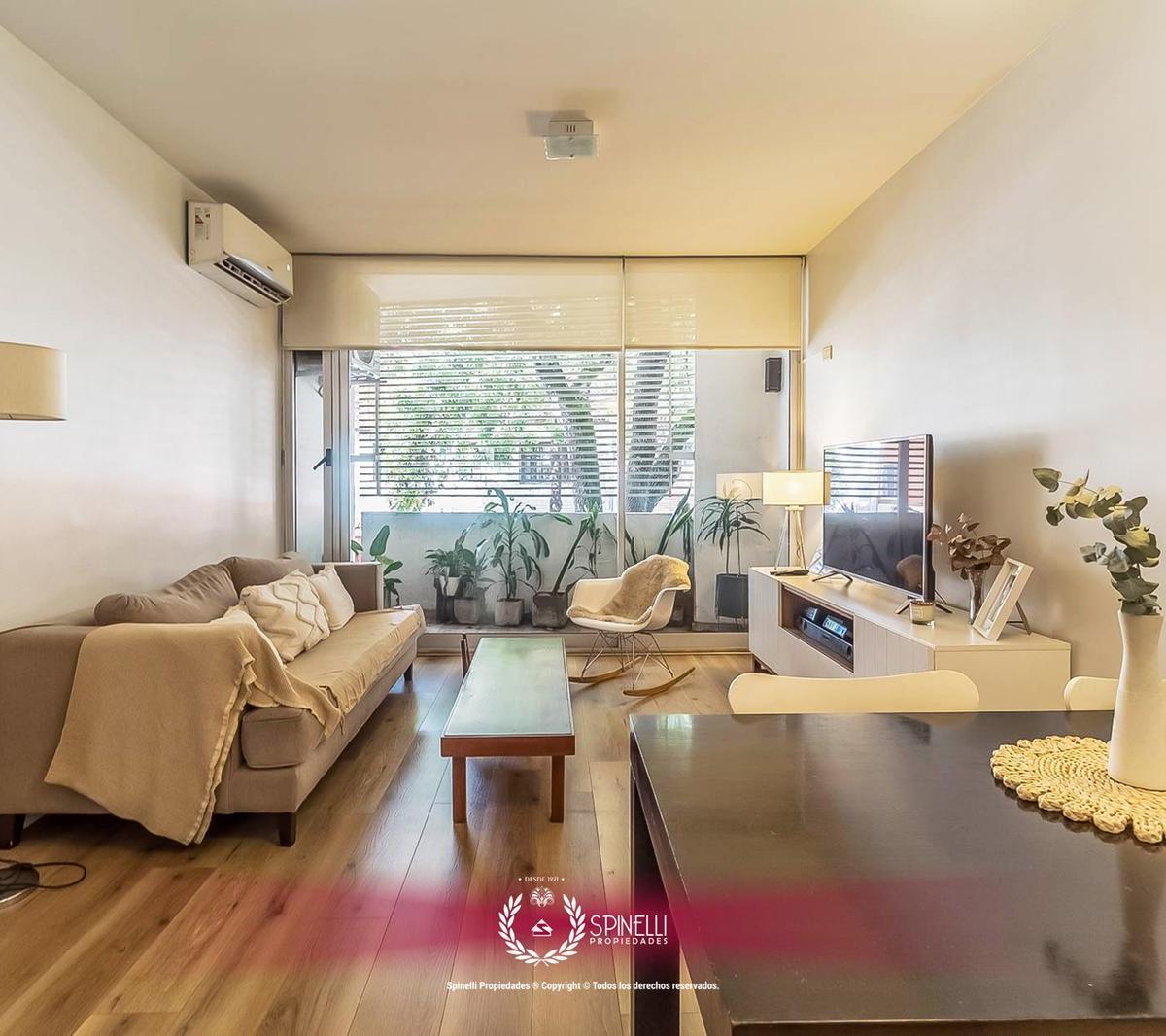 Venta Triplex PH Tipo Casa 4 Ambientes 174 m² con Patio Jardín Terraza Parrilla Cochera 3 Baños Boedo 2