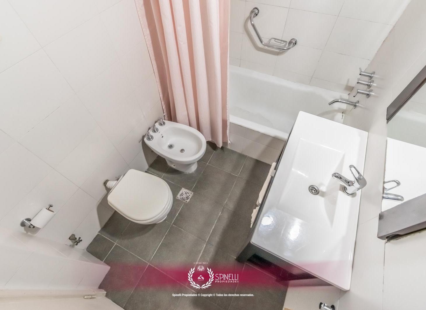 Venta departamento 3 ambientes PB de 43M² 12M² patio en Boedo bajas expensas cocina y baño nuevos