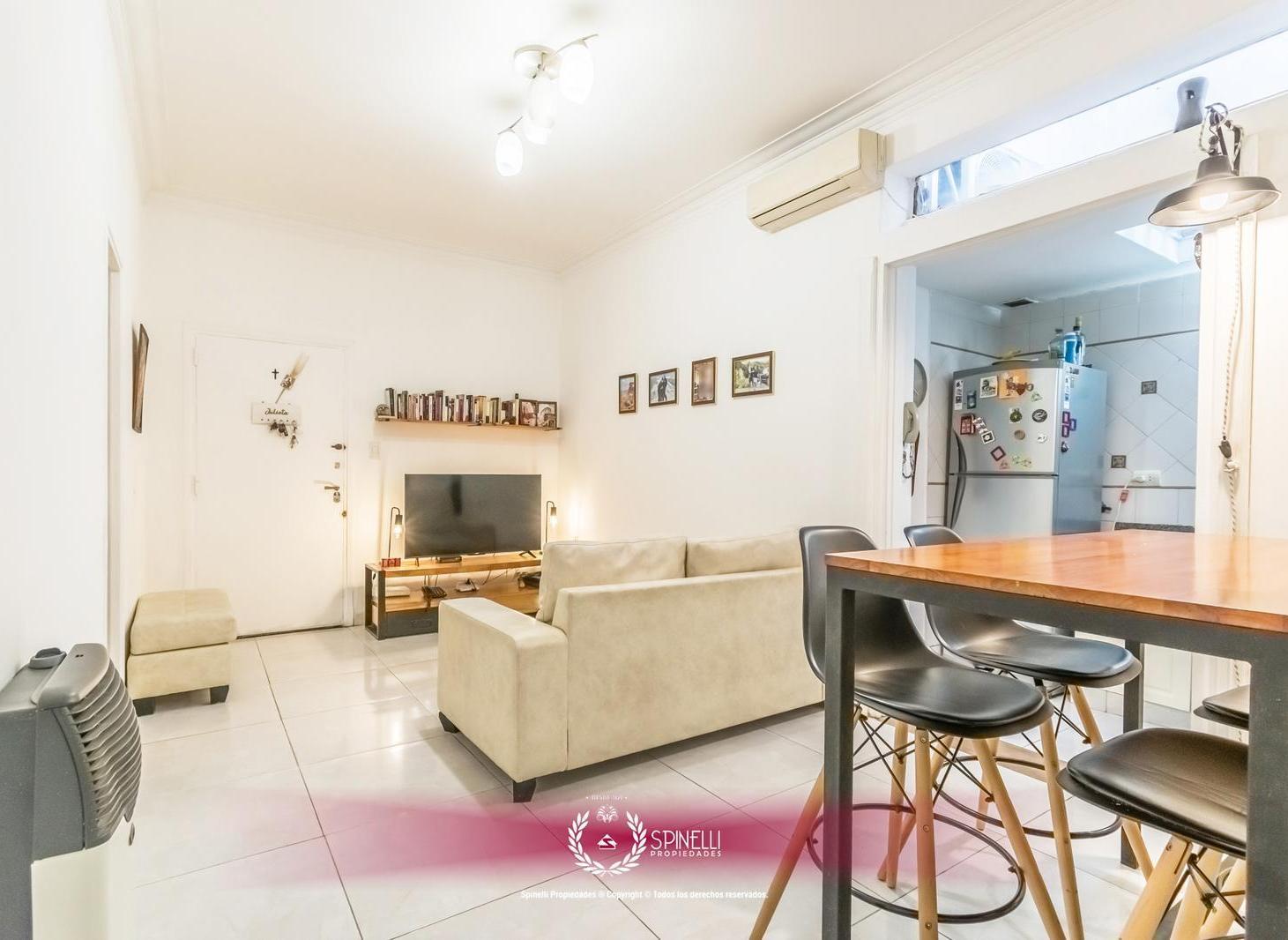 Venta departamento 3 ambientes PB de 43M² 12M² patio en Boedo bajas expensas cocina y baño nuevos