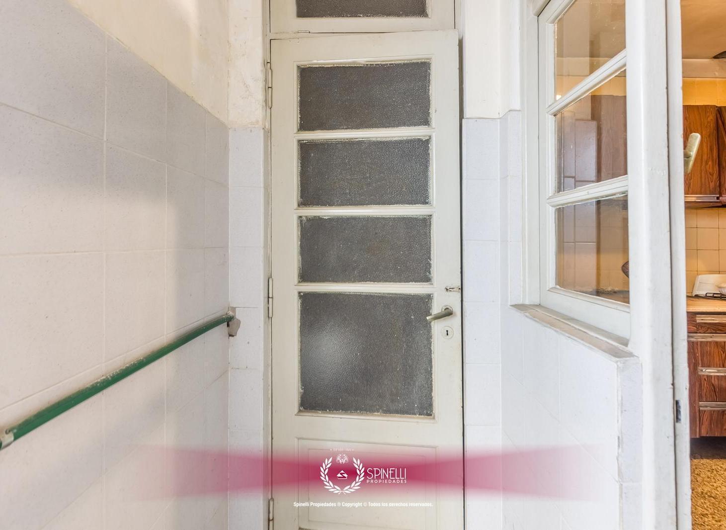 Venta departamento ph 3 ambientes con dependencia 130M² exclusiva terraza propia en Boedo a reciclar